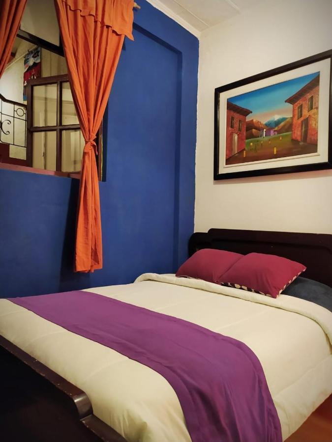 Hostal La Casa Tolena Quito - Ecuador Hotel Eksteriør billede