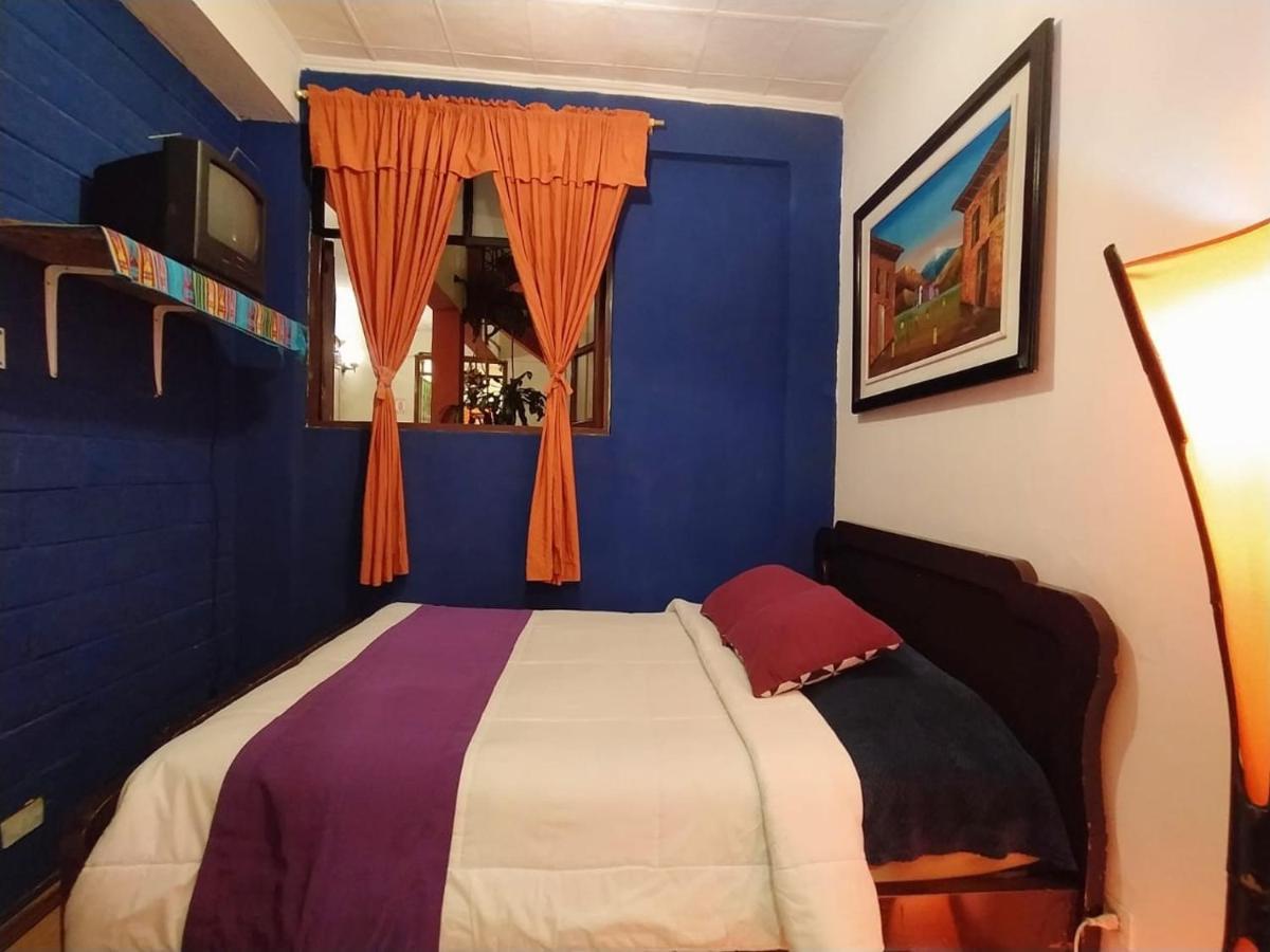 Hostal La Casa Tolena Quito - Ecuador Hotel Eksteriør billede