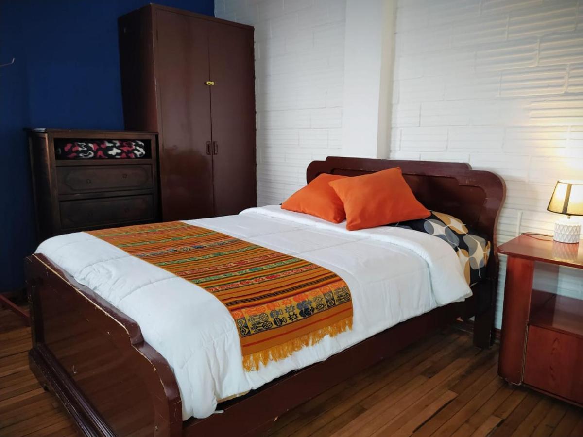 Hostal La Casa Tolena Quito - Ecuador Hotel Eksteriør billede