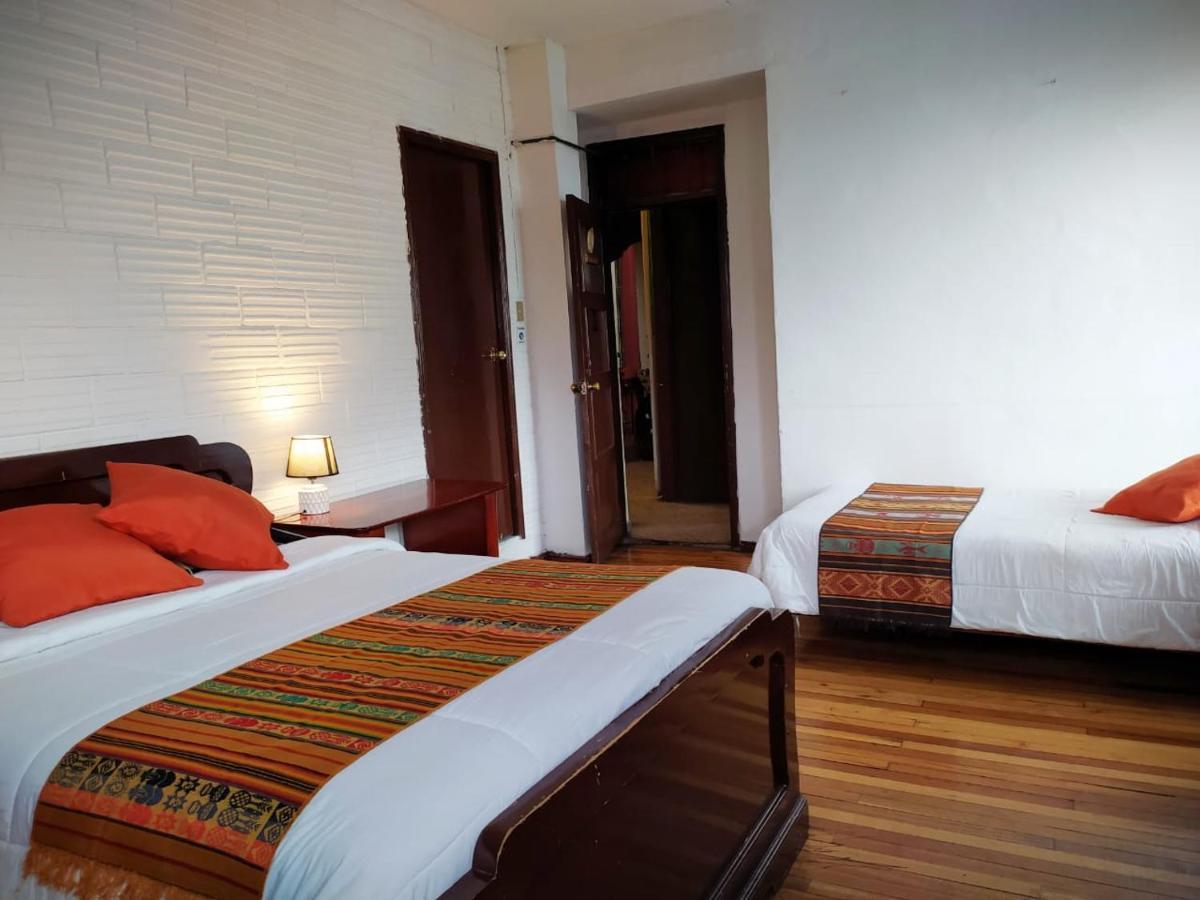 Hostal La Casa Tolena Quito - Ecuador Hotel Eksteriør billede