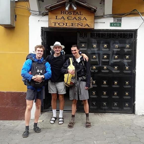Hostal La Casa Tolena Quito - Ecuador Hotel Eksteriør billede