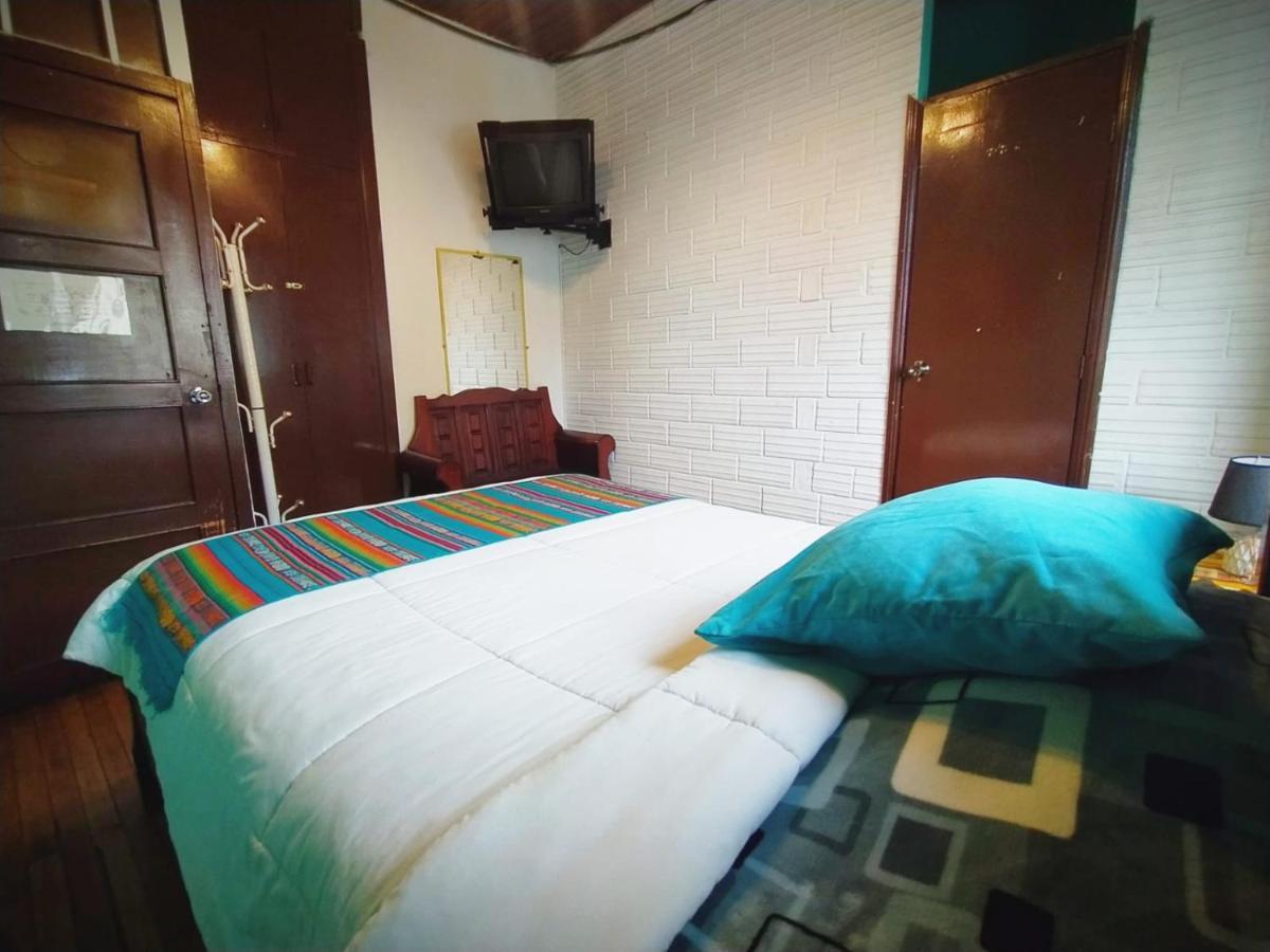 Hostal La Casa Tolena Quito - Ecuador Hotel Eksteriør billede