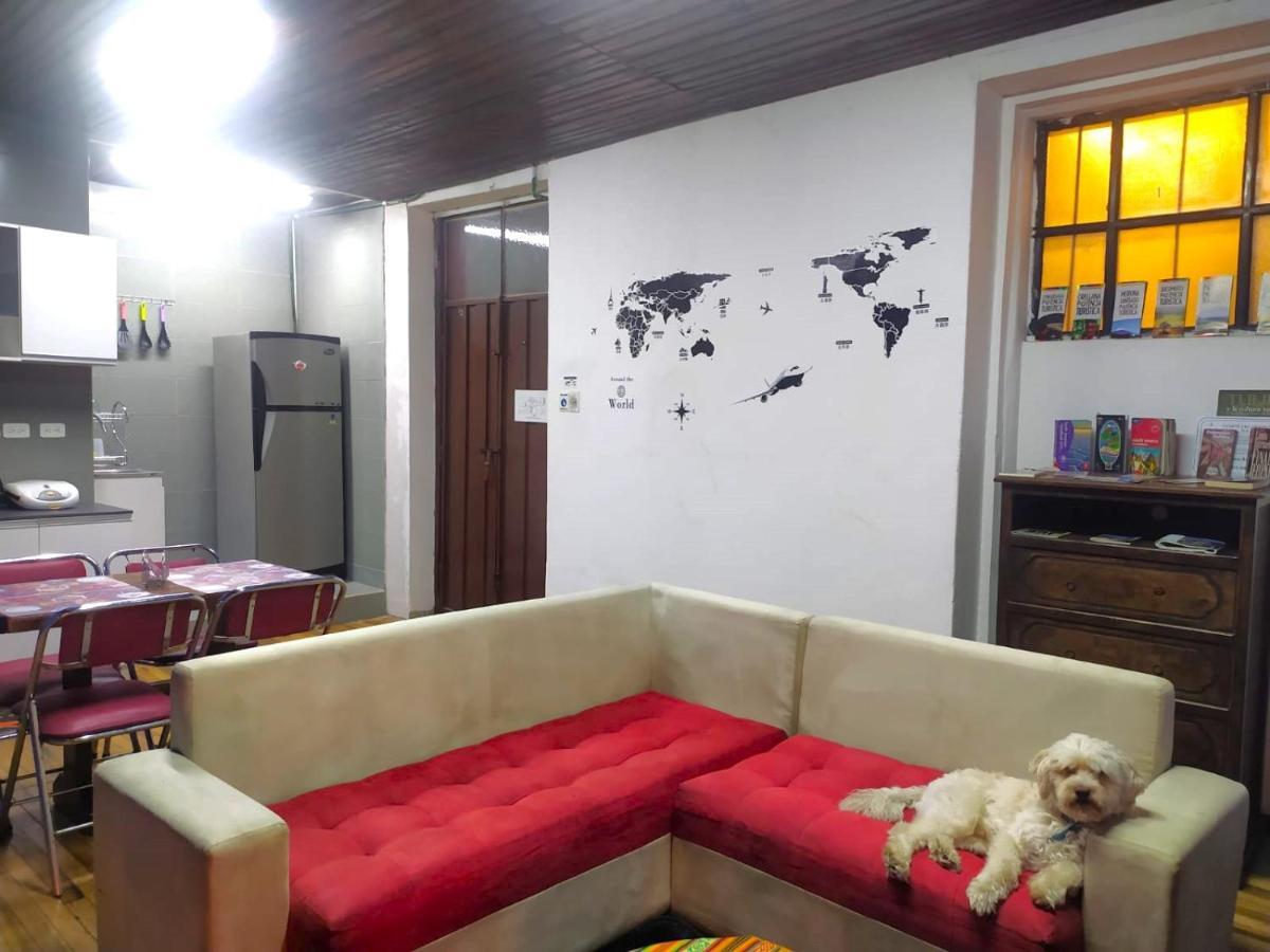 Hostal La Casa Tolena Quito - Ecuador Hotel Eksteriør billede