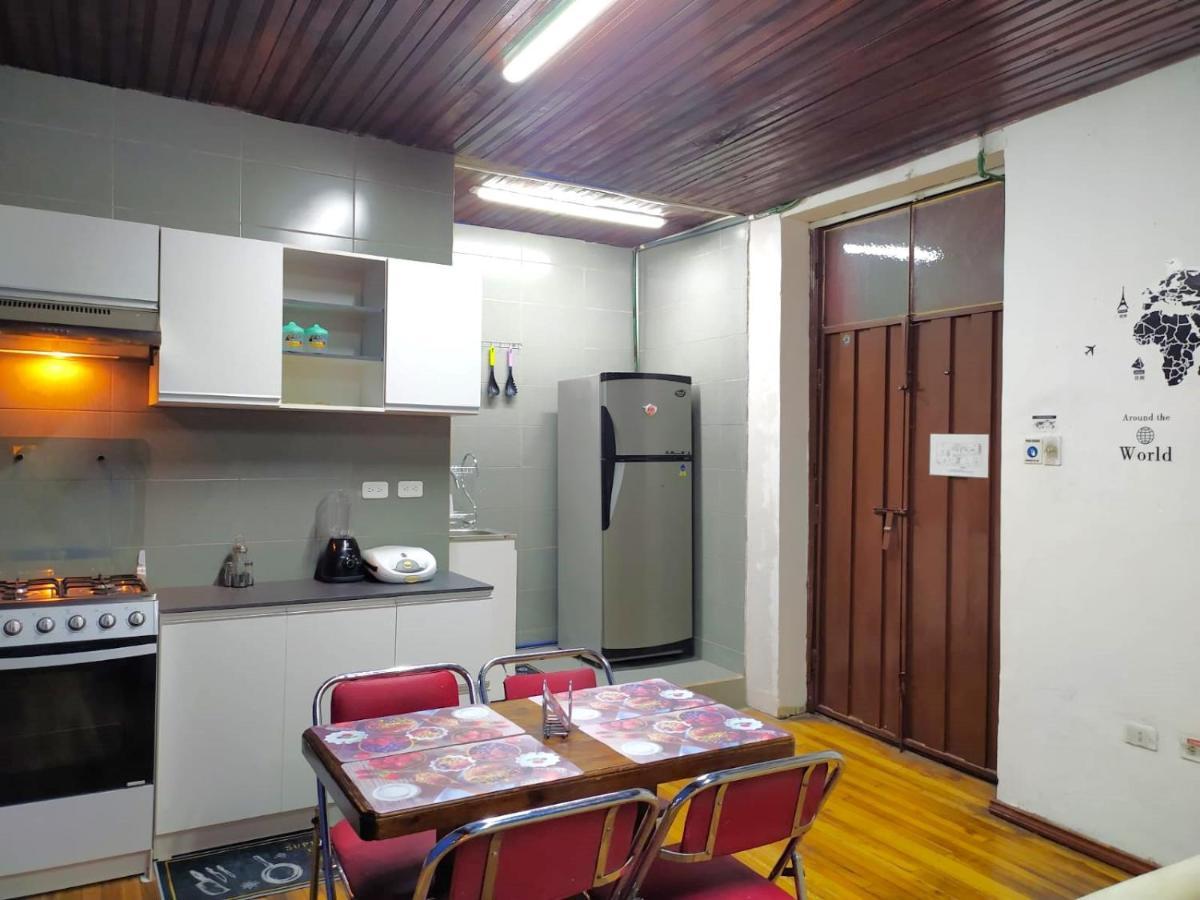 Hostal La Casa Tolena Quito - Ecuador Hotel Eksteriør billede