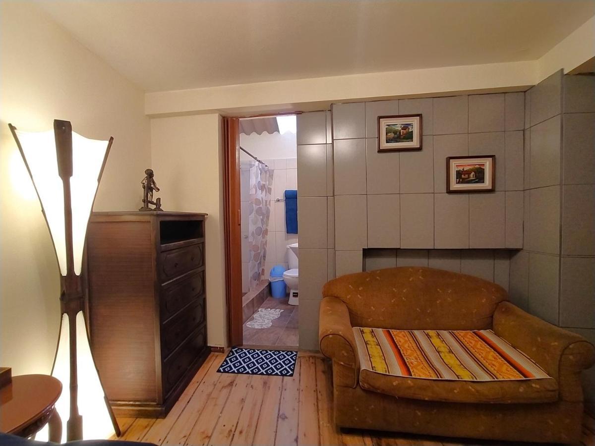 Hostal La Casa Tolena Quito - Ecuador Hotel Eksteriør billede