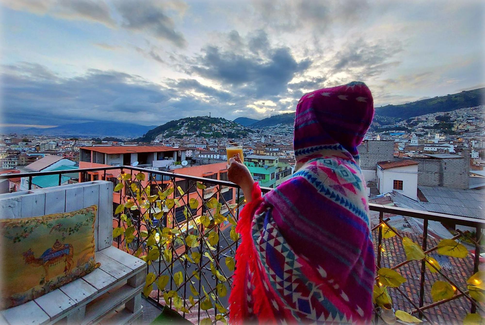 Hostal La Casa Tolena Quito - Ecuador Hotel Eksteriør billede